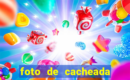 foto de cacheada no espelho